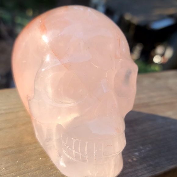Pink Quartz with red inclusions handcarved skull 💀 - Picture 5 of 12